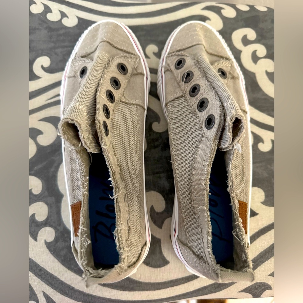 Blowfish womens Slip-On Sneakers - Gray